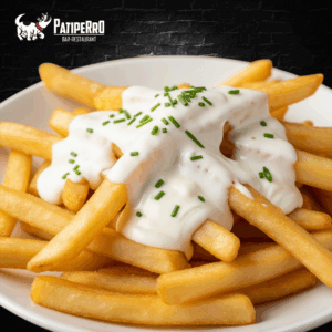 Papas fritas con sour cream